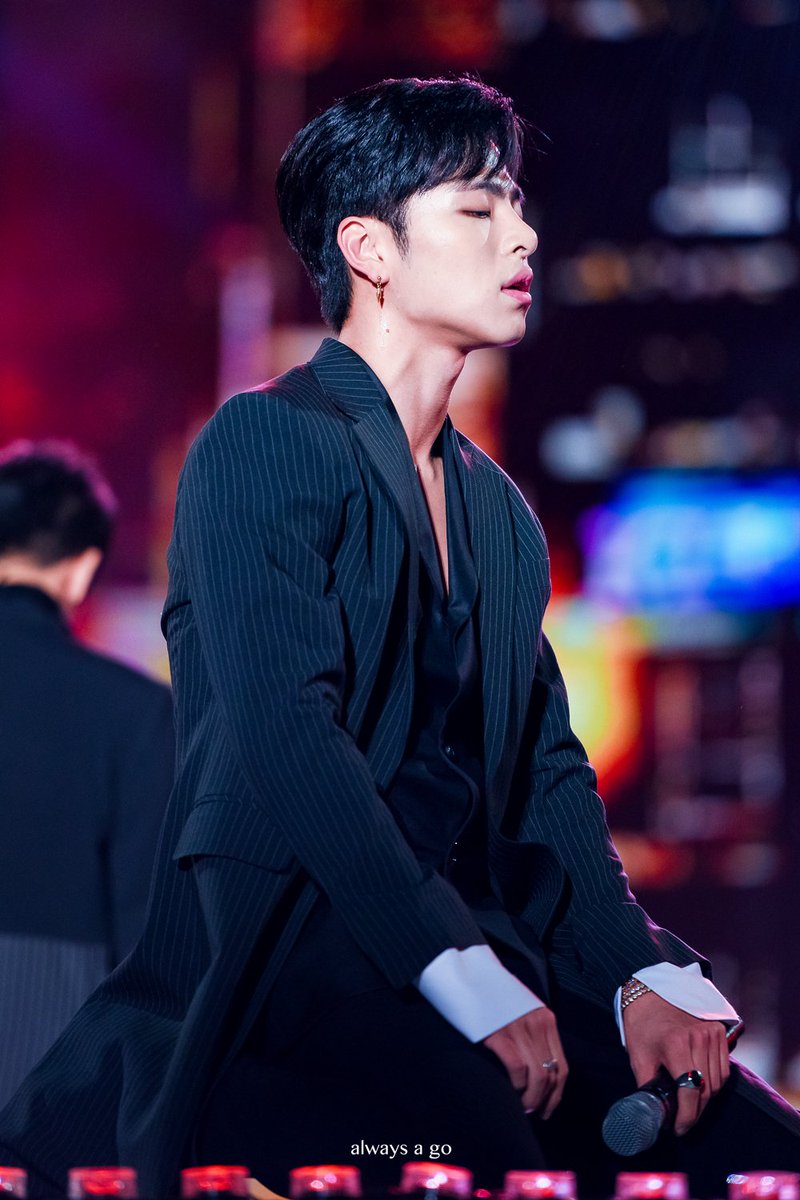 alwaysago13331's tweet photo. 180908 DMC
💎

#구준회 #JUNE 
#iKON #아이콘 https://t.co/DKFvWBY53D