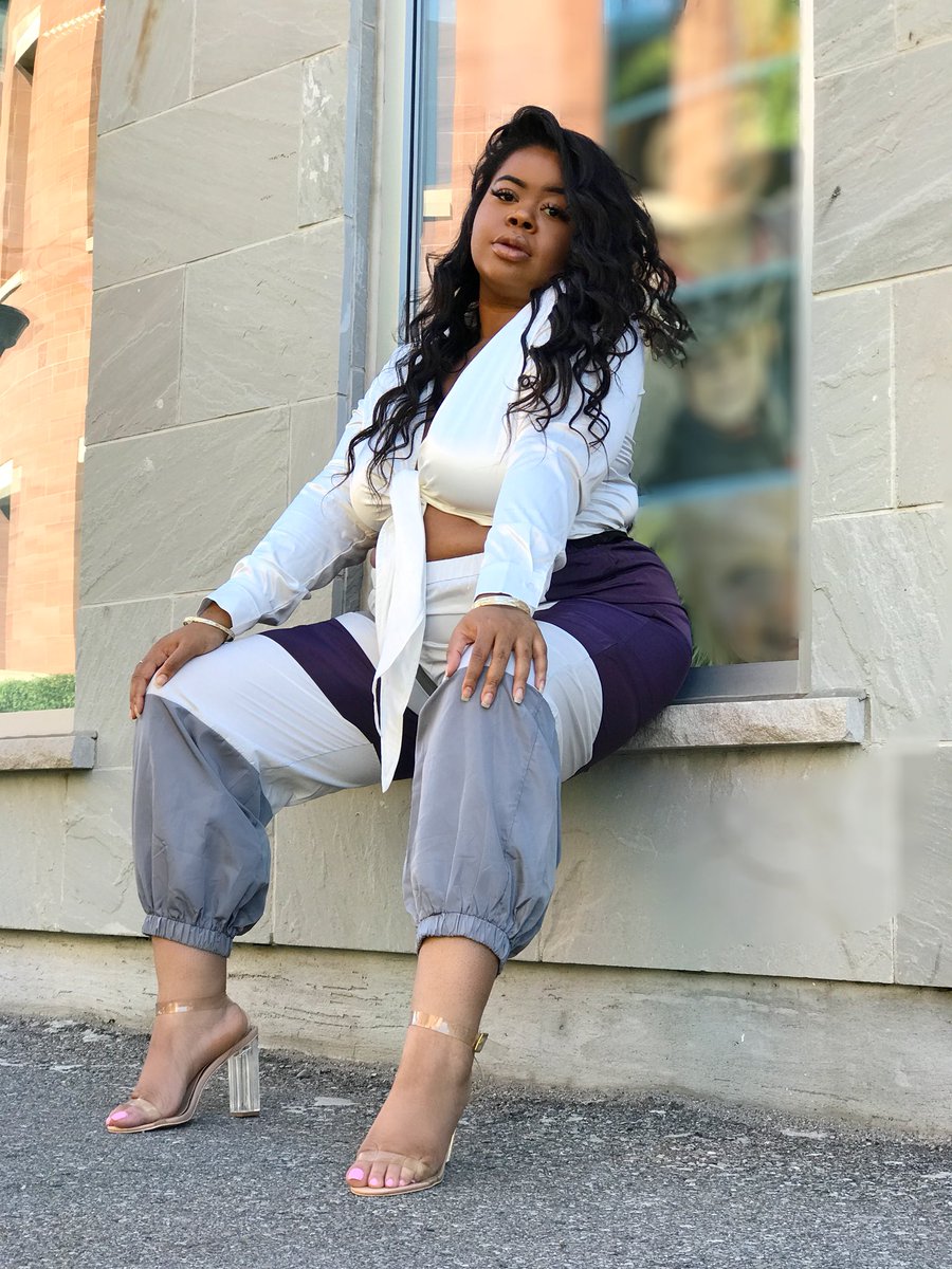 FlawsofCouture's tweet photo. I need you to take my mind off being in my prime... ๐ #SomeCompany
Fit: @FashionNova https://t.co/okYUZoSZhf