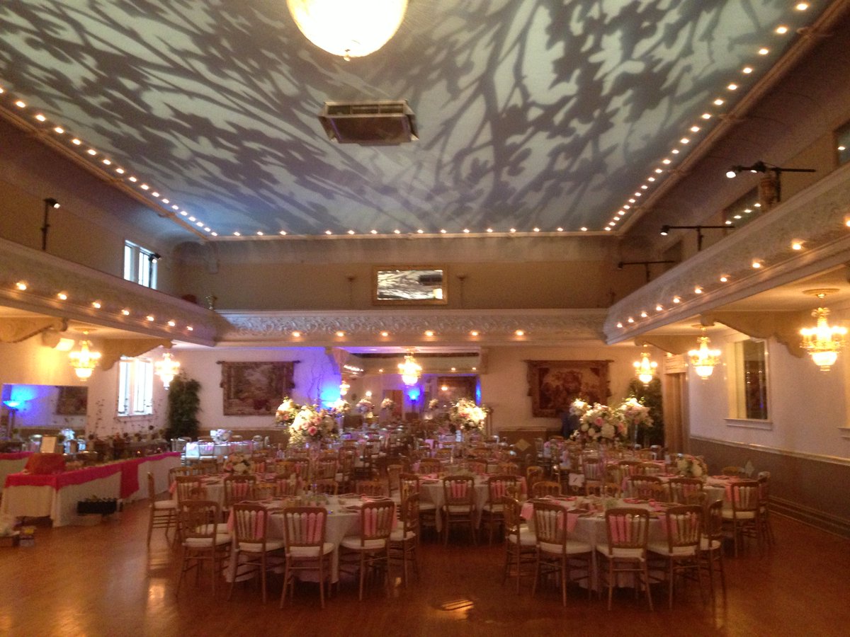 AlobarsEvents's tweet image. Its almost #fall! We have all sorts of different ideas that we can put together to suit the autumn blues. We us @ApolloDesign gobos to put that ideal image on almost any surface to transform the space.