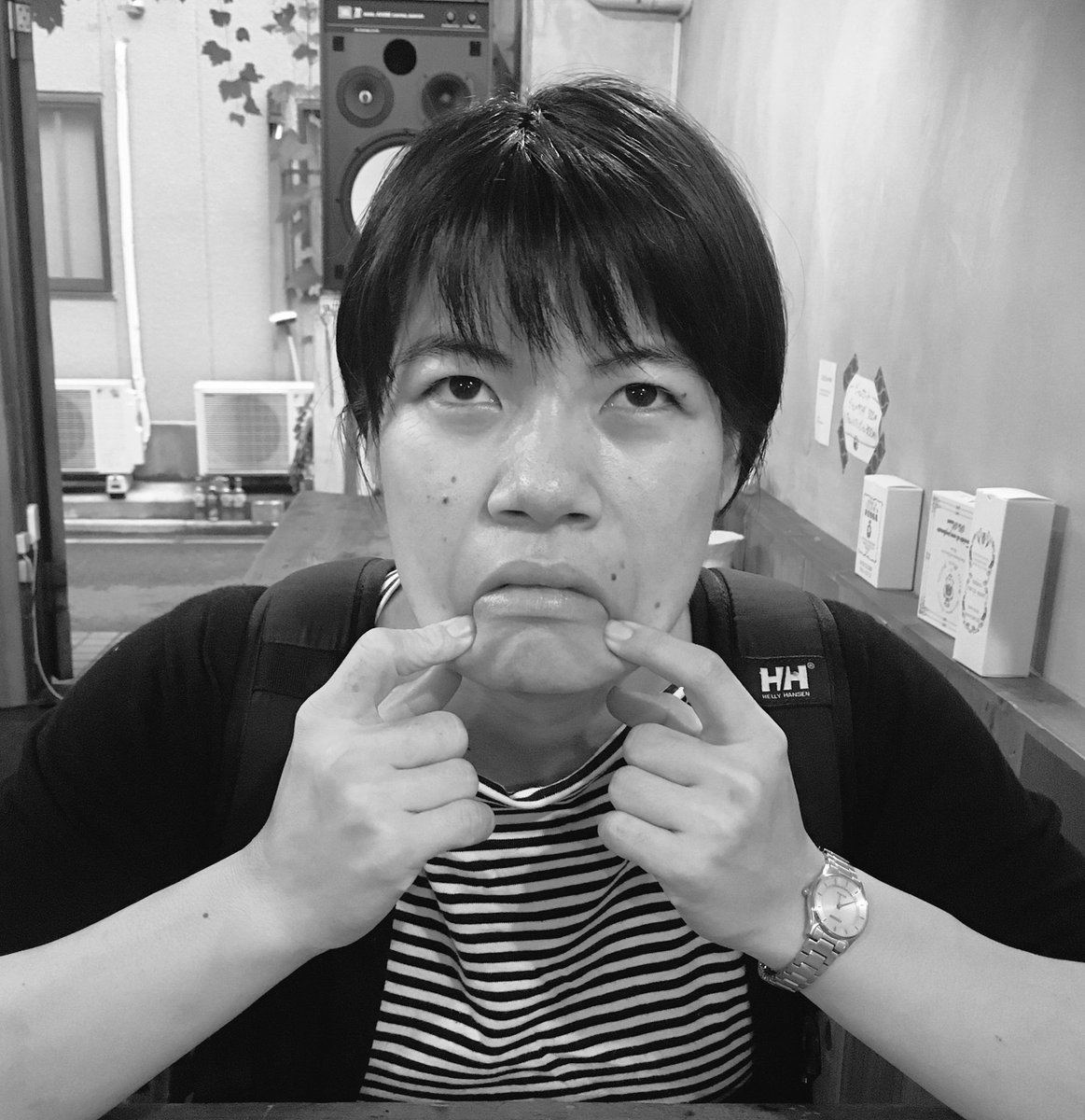 erika_blash's tweet photo. 千秋楽終わったあとギターを置きに茄子おやじに行ったら、観劇してくださったお客様方がたくさんいらしてました!店内には劇中歌も流れていました。本当にありがとうございました。#千冬 も「あの千冬さんですか?」と声をかけられて、まんざらでもなかったみたいです。
#rat11 #rat13 #キコ https://t.co/mtp7aChPMs