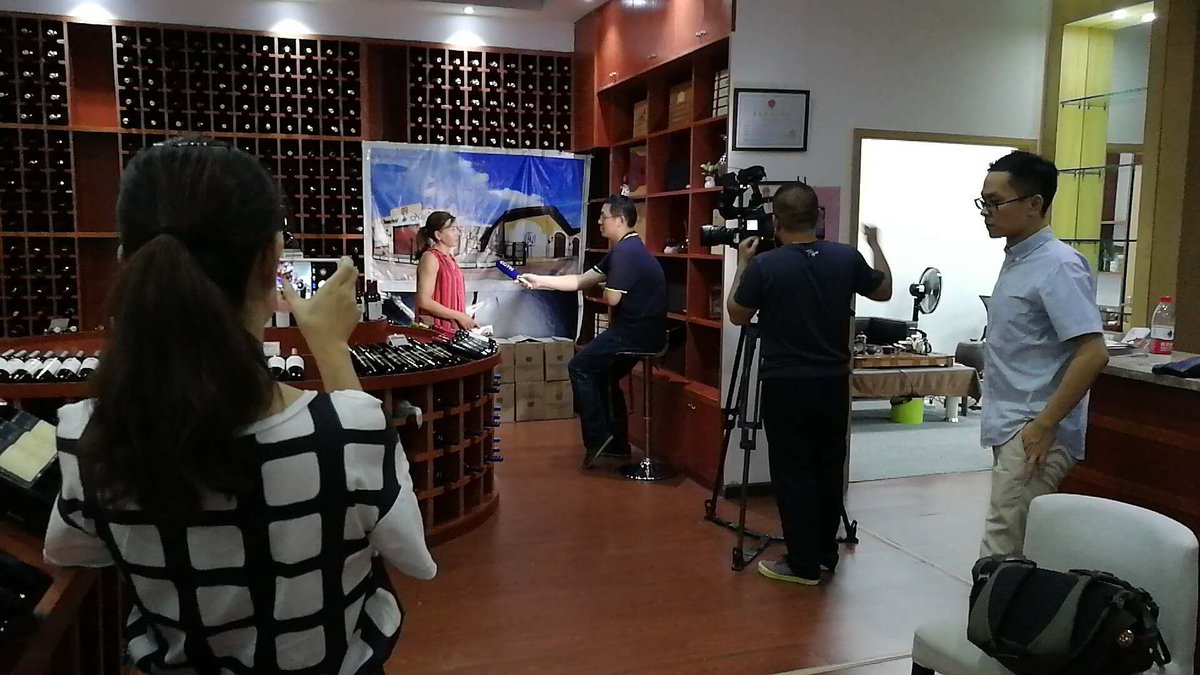 BodegasWinol's tweet photo. Our colleague Gema doing an interview yesterday for the program in the CCTV chain of Spain - China collaboration between companies👏🎥📺 https://t.co/JgmAEZAoF0
