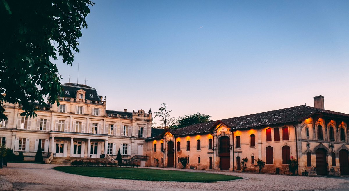 giscours_gcc's tweet image. When the Evening Skies Get Darker, the Winery Lights Up at #Giscours

#Margaux #grandcru #wine #estate