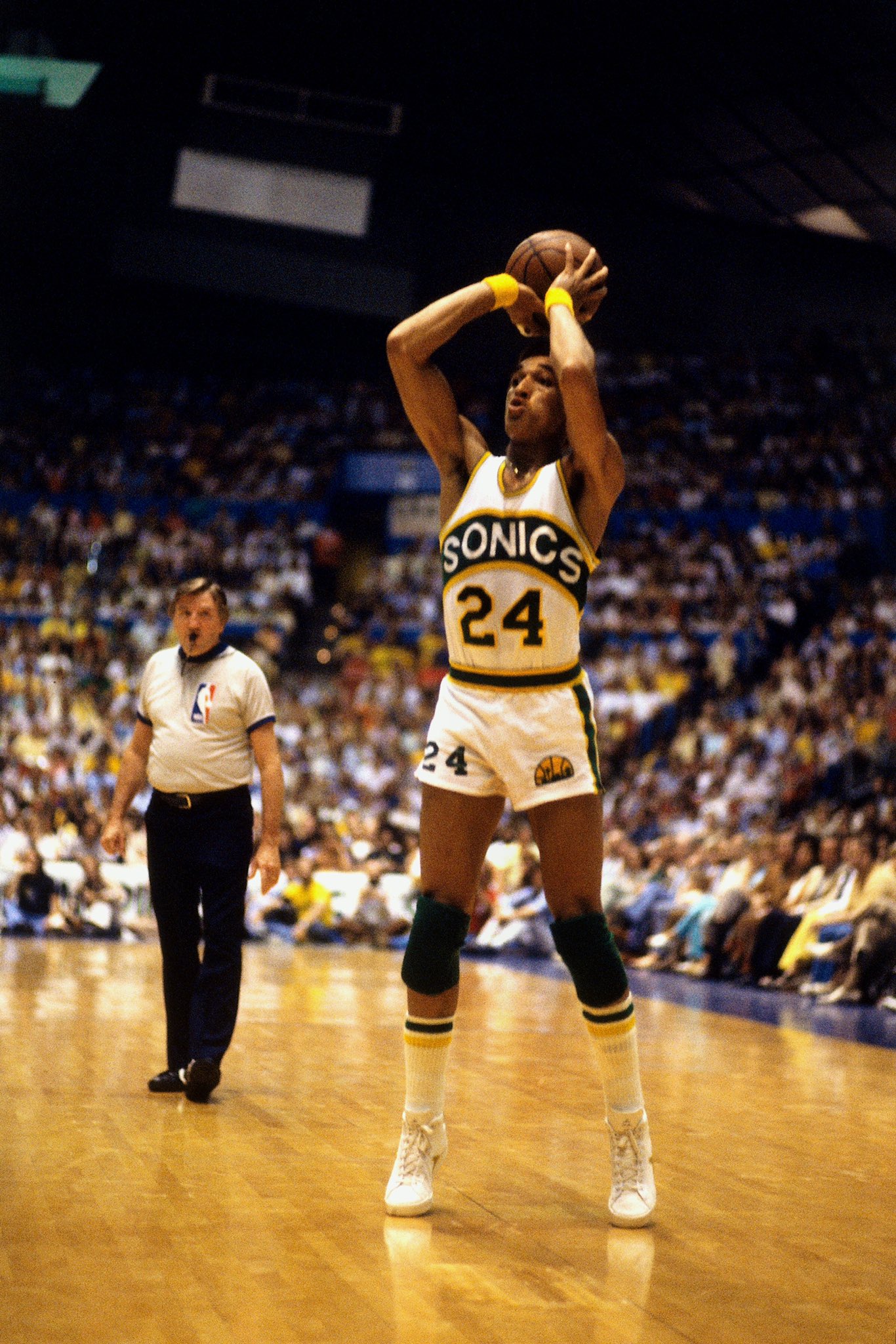 Wishing a Happy Birthday to the late Dennis Johnson.  : Andrew D. Bernstein/NBAE via Getty Images 