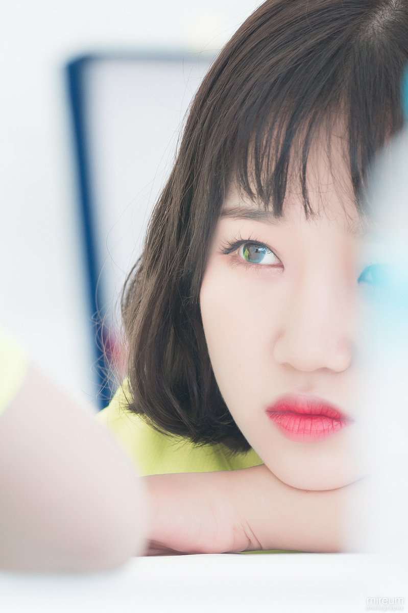 mireum_0's tweet photo. 유정.(2)

180915 그린리본 #유정 #최유정 #위키미키 #WekiMeki https://t.co/7hqHQ9ZHmJ
