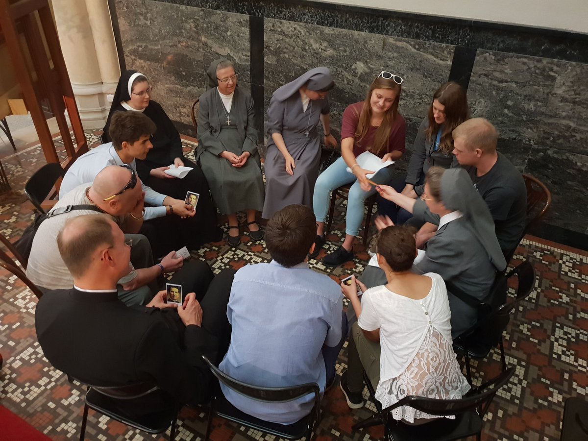 ArchLodz's tweet photo. W #Łódź trwa #presynod przed październikowym #synod2018 w #Rzym. Trwają prace w grupach. https://t.co/lXQDa7wwvU