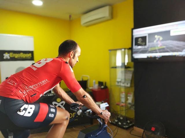 Y para terminar la mañana, otra #biomecánica3D para ajustarle la bici directa de la tienda, la mejor manera de empezar a disfrutarla

#biomecánica #bikefitting #bikefit #bike #ciclismo #cyclingphotos #deporteysalud #deporte #salud ift.tt/2QAdn9A