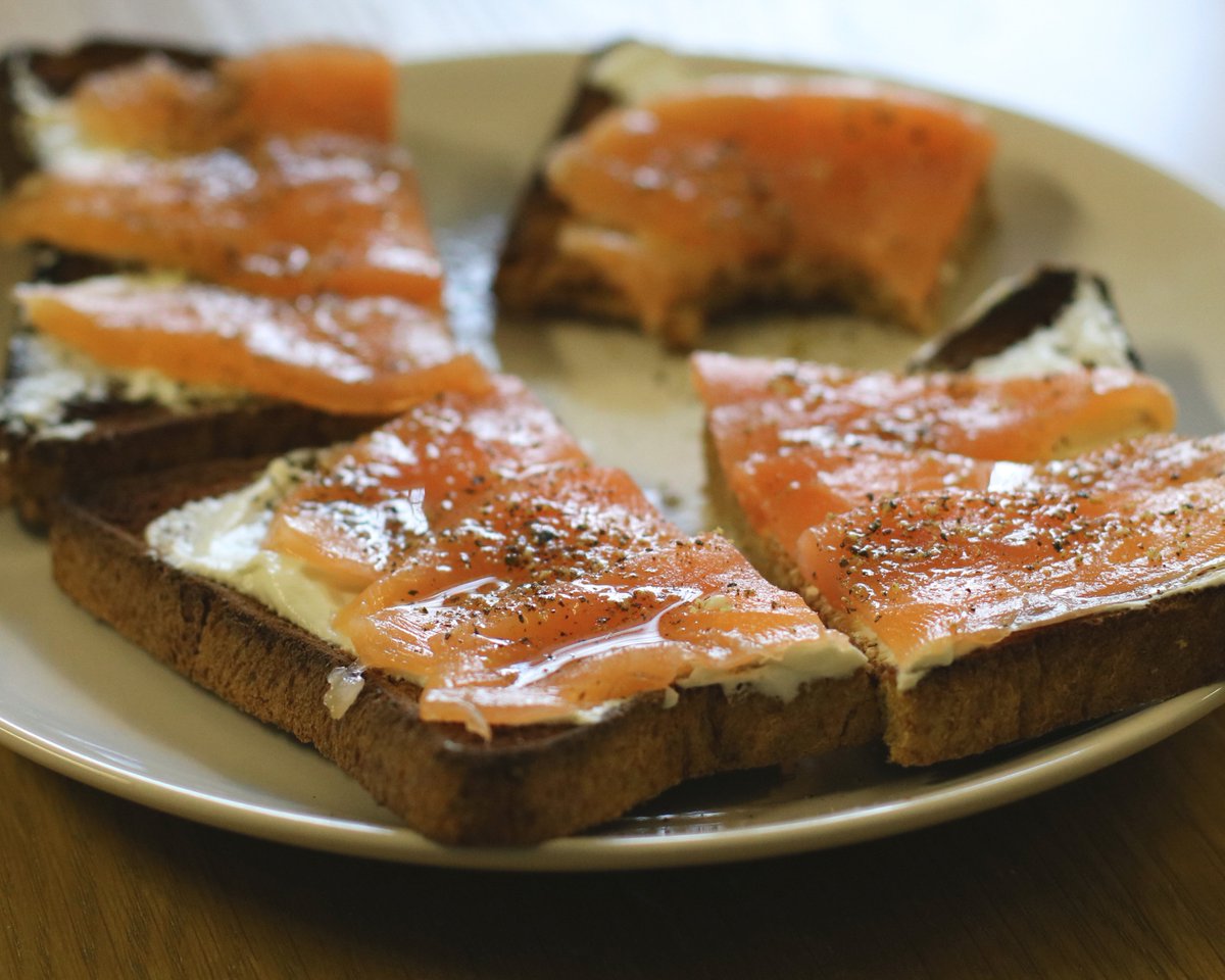 Coldsmoking's tweet photo. Would you like to spend a day with me learning the art of Curing &amp; Smoking Salmon. Well, we have a class on the 26th Oct just for you. https://t.co/57XP1HsgBZ https://t.co/3KQ5VXNDGF