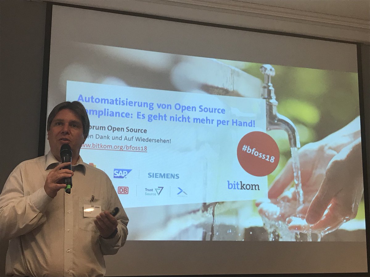 Bitkom_Software's tweet photo. @holgerkoch sagt Danke an alle Teilnehmer des #bfoss18 ein großartiges Event!!! https://t.co/1iatVTQjGs