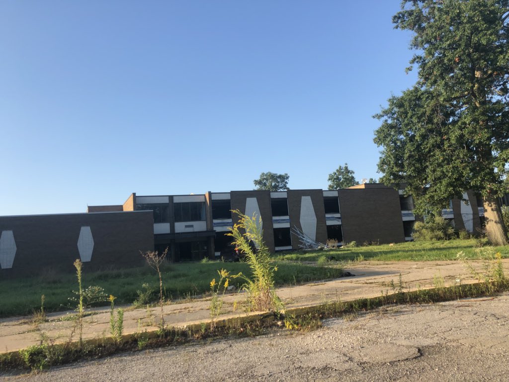 Angel5Jr's tweet image. I hate to see my high school being demolished. With-in the next 2 weeks bricks will be available outside the fence for the public. #Class2002