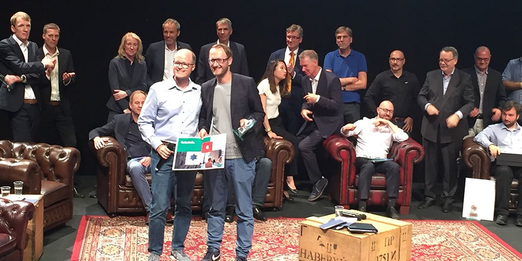 LANXESS_DEU's tweet photo. Wir gratulieren allen Gewinnern des #ChemStartup Awards! Vor allem freuen wir uns für #Foxbase , die den Sonderpreis von LANXESS gewonnen haben. @ChemCologne https://t.co/i6M3Wmcxuu