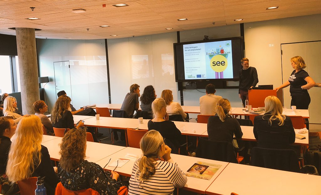 KRAVmedia's tweet photo. Stort tack för en lyckad nätverksträff tillsammans med @SustRestaurants i Umeå idag! Förhoppningvis har vi lyckats få ännu fler att inspireras i sitt hållbarhetsarbete! #ekologiskt #vimedKRAV #hållbararestauranger https://t.co/n9qiLqrRp7