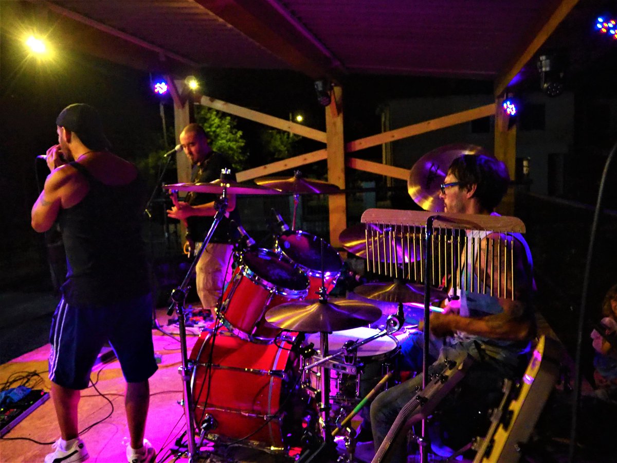 JoelSepelJOELSE's tweet photo. #CrumbleNot #crumblenotonstage #crumblenotplaying #BandCrumbleNot #CrumbleNotSound #BAND #GREATCONCERT #onair #SHOWMEN #JOELSE #JOELSEPEL #JOELESEPEL #LIVE #ROCKETQUEENS #SummerFestival #BIGSHOW #HARDROCK #Musicos #MusicNight #paviainrock #IlROmpiBar #REAPOILROMPIBAR @joel_sepel https://t.co/LebE6kvgq4
