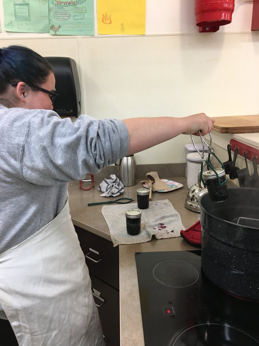 MrsMoralesCBNA's tweet photo. Blueberry Jam making in period 5 today! A job well done 👏🏼 https://t.co/fOvHQGzZrS