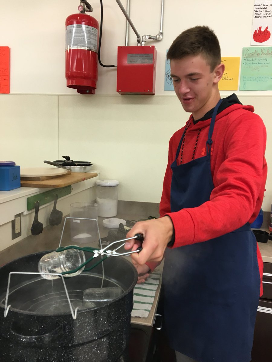 MrsMoralesCBNA's tweet photo. Blueberry Jam making in period 5 today! A job well done 👏🏼 https://t.co/fOvHQGzZrS