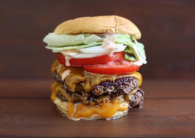 Already seeking lunch plans? In honor of #NationalCheeseburgerDay head over to @BelcampoMeat <a href="/ForgePizza/">The Forge</a> <a href="/LungomareOakJLS/">Lungomare Oakland</a> and <a href="/plankoakland/">plank oakland</a> to celebrate! Just look at that burger beauty from Belcampo!