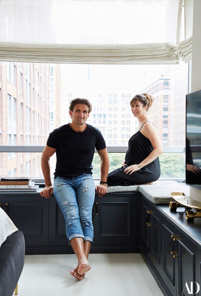 ArchDigest's tweet image. Step inside the tranquil apartment of of creative couple @CaseyNeistat and Candice Pool (@FinnJewelry): archdg.co/v9kLsoV
