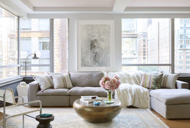 ArchDigest's tweet image. Step inside the tranquil apartment of of creative couple @CaseyNeistat and Candice Pool (@FinnJewelry): archdg.co/v9kLsoV