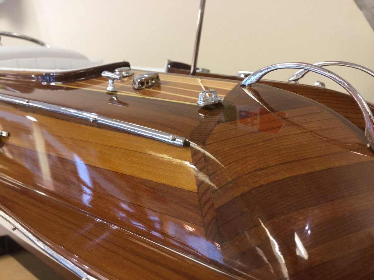 CollectorsCom's tweet image. Aquarama a superb boat by Authentic Models has an inlaid wood deck,leather seats, a high quality replica of the 1920-1950 runabout. Made with western red cedar. Price is £499.99