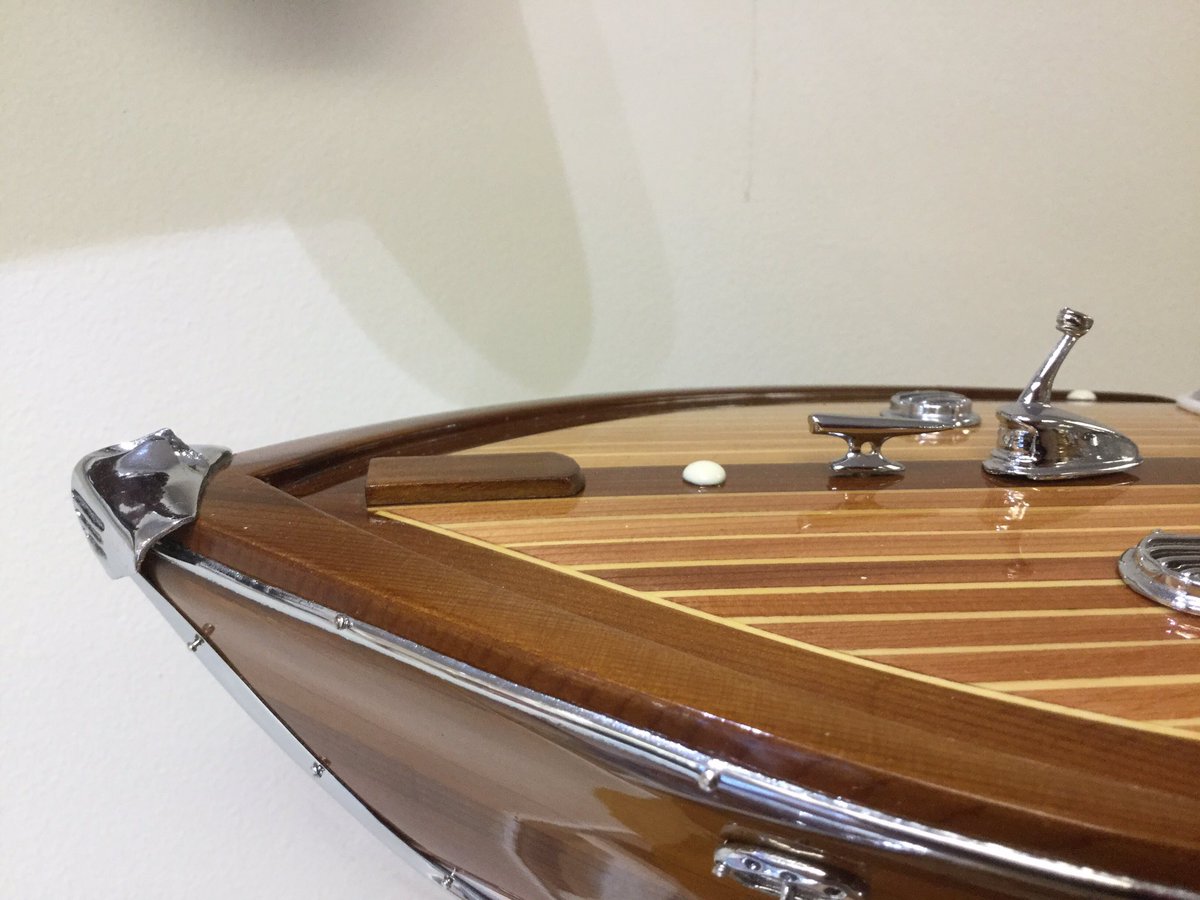 CollectorsCom's tweet image. Aquarama a superb boat by Authentic Models has an inlaid wood deck,leather seats, a high quality replica of the 1920-1950 runabout. Made with western red cedar. Price is £499.99