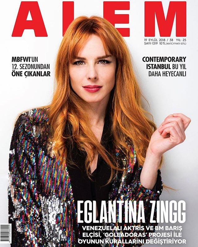 EglantinaZingg's tweet photo. Im in #Istambul for the #CIFDialogues participating in the #GameChangers panel. Thanks to @alemdergisi for letting me share what @goleadoras is all about, and @_berin_ for the interview. Team #GirlsWithBalls 🌸⚽️ #EglantinaZingg #Goleadoras #Girlssoccer Photo: @roberiparra https://t.co/M5uxbrlucc
