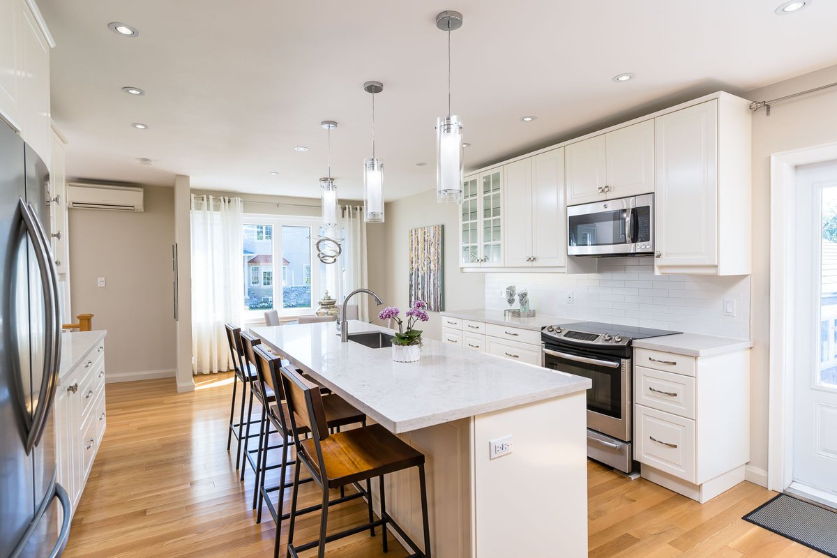 CoreAssetsRE's tweet image. #NewListing📍44 Jopling Avenue North (Detached, Etobicoke) | $1,150,000 | 2+2 Bed • 2 Bath • 4 Parking - Bright, contemporary home located in Burnhamthorpe Gardens on a quiet dead end street. More info here: bit.ly/2xr5muW