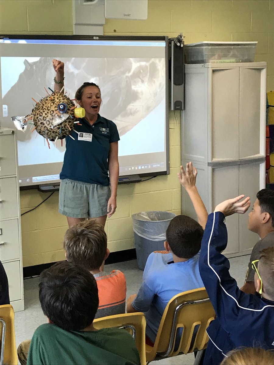 SoutholdScience's tweet photo. Learning about reducing plastic pollution @southoldelem Thanks for the visit and gift @G4EE https://t.co/8OTooSMTt4