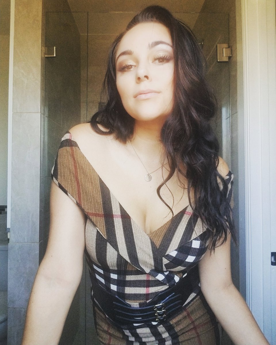 Zoeyfoxx's tweet photo. Ready for my interview ;D
β
#German #WannabeRussian #art #love #unicorns #mermaidbooty #Mermaidcake #brunette #light #sunshine #myglitterbringsalltheunicornstotheyard #twinflame #actress #model #bestactorscombined #umbrella #soulfood #bunny #playmate #playboy #webcam https://t.co/kmZeKwooGJ