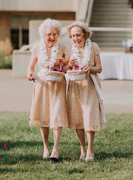 mtnhousewife's tweet photo. I hope I can be cute like these two when I get to be 85! #flowerladies #countryliving https://t.co/H7qjPQJs5i