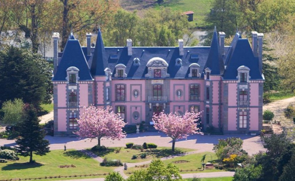 Travel, Tourism, Fun (@ourtraveltimes) on Twitter photo 10 dream castles around Europe you can spend the night in <a href="/historic_hotels/">HistoricHotelsEurope</a> buff.ly/2NPKF2u 10 dream castles around Europe you can spend the night in <a href="/historic_hotels/">HistoricHotelsEurope</a> buff.ly/2NPKF2u