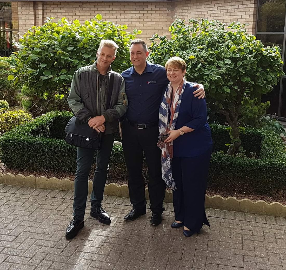 ResilientSystem's tweet photo. Fabulous event today and great to meet @ChrisGPackham.His passion and enthusiasm in rewilding empowered everyone in the room - it was inspiring! One message we took - don't wait for others to fix the problem as it may be too late, do something yourselves now! #RewildingTheFuture https://t.co/9O9qIHce4y
