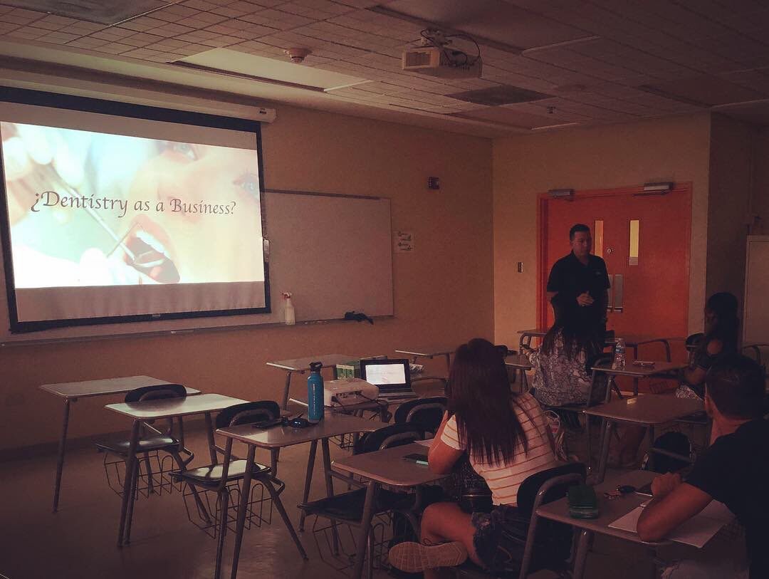 prpdaRUM's tweet photo. Charla: Dentistry As A Business
por Pablo Santiago, representante de Ultradent, Inc. 😁⛏
Muchas gracias a todos los que asistieron 🌀 #PRPDA #DentalSquad802 #predentalLife https://t.co/r9mav0rlDO