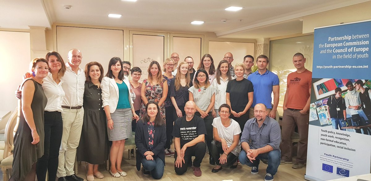 eucoeyouth's tweet photo. Pool of European Youth Researchers met today: 35 researchers, coordinated by us, for the benefit of and to support #youthpolicy, #youthwork and young people. Trends, new areas of #youthresearch and development of tools. https://t.co/cmevB3sroD @EuropeanYouthEU @coe_dys #PEYR https://t.co/7kxZJ5uy6z