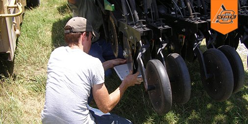 OSUplantsoilsci's tweet photo. Every time field conditions change, check your drill settings &amp; calibration. This takes a few minutes &amp; makes a huge difference in your crop survival &amp; yield. 

Only 25% of producer drills surveyed were within 10% of their target seeding rate.

Learn more: https://t.co/RTUIr5oJXg https://t.co/ARCBv0BC9K