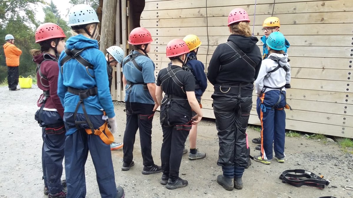 Getting a demo before we abseil!
