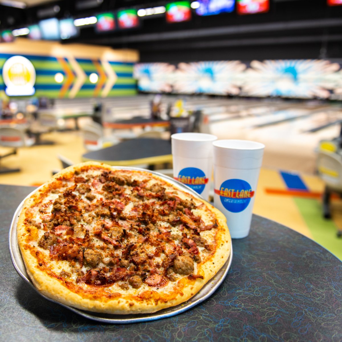 FastLaneBowl's tweet photo. Making pizza, making strikes, making memories. #fastlanefun #memoriesaremadehere https://t.co/VC7SwJ2wJ6