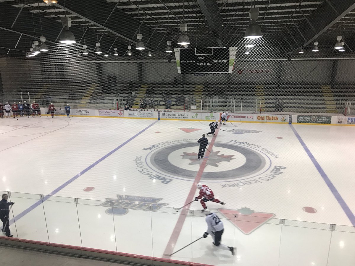 Tec Voc Equipment fitting today @bellmtsiceplex and these guys showed up. Pretty cool! <a href="/NHLJets/">Winnipeg Jets</a> <a href="/TNYouthFDN/">True North Youth Foundation</a> <a href="/brightsideoftec/">BrightSideofTec</a> #tecvoc