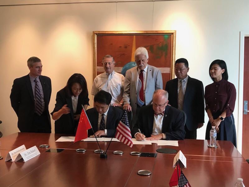 ClifSmart's tweet image. Signed 2 new agreements w/ Dr Gong of LNU today for faculty exchanges and summer #iltc programs, expanding our 18 year relationship.