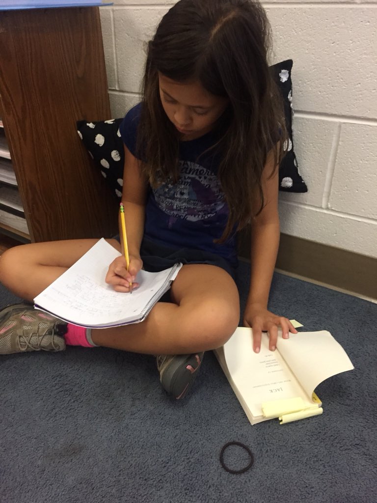 Lines3MW's tweet photo. Writing long about the end of @ciaobellacreech ‘s Love That Dog. We have SO much to say!!! You could hear a pin drop! #pushingourthinking https://t.co/XJGcBTyN86