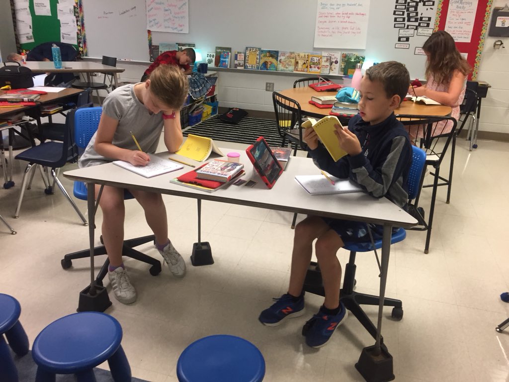 Lines3MW's tweet photo. Writing long about the end of @ciaobellacreech ‘s Love That Dog. We have SO much to say!!! You could hear a pin drop! #pushingourthinking https://t.co/XJGcBTyN86