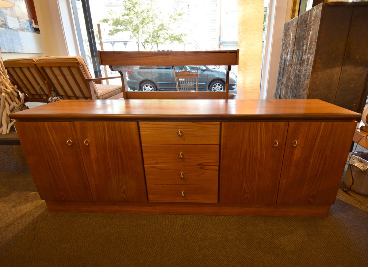 charmainesVic's tweet photo. This wonderful Mid-Century modern #teak sideboard with afromosia trim is just in store now. See the details here:
https://t.co/fCENWm41j5
#shoplocalyyj #shoplocalvictoria https://t.co/IAKkUQXzVx