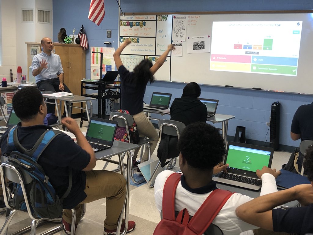 ENLACE_Lawrence's tweet photo. When you rock that @GetKahoot in US History class! #BackInAction #JoyFactor @MattClements1 https://t.co/pIn0u1idHA