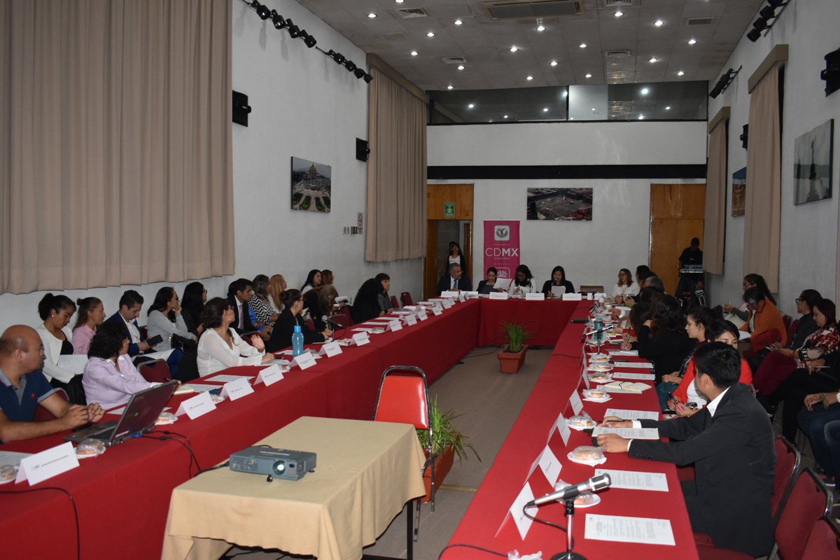 DiversidadCDMX's tweet photo. La Titular de la #DGIDS Mtra.@lizrosasmontero preside la Octava Sesión Ordinaria del Consejo para la Asistencia y Prevención de la Violencia Familiar. https://t.co/sAgJO61yb9