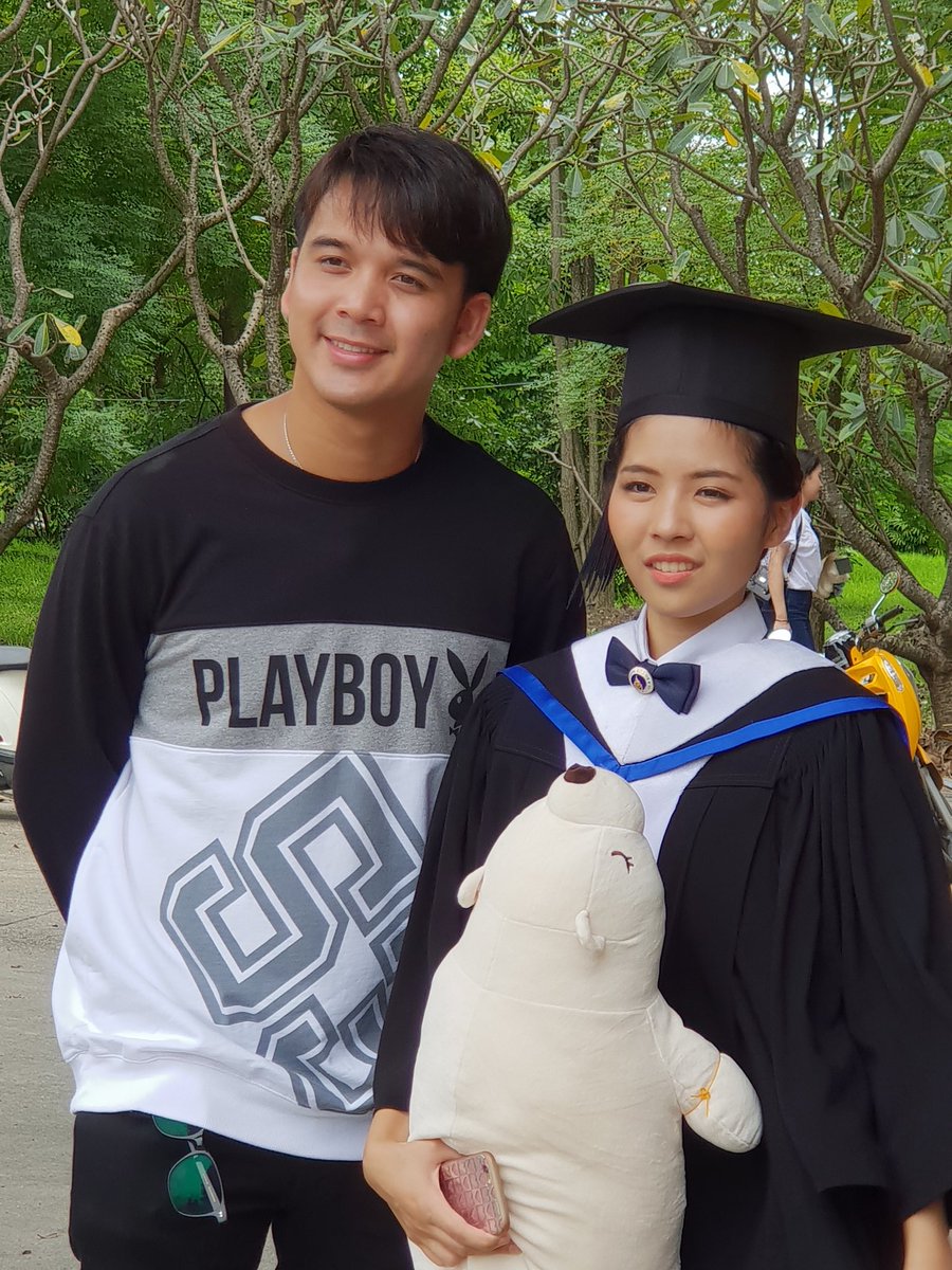 IceNattapat6's tweet photo. เพื่อนจบเป็นนางพยาบาลสมใจแล้ว ยินดีด้วยนะคับ https://t.co/fFTIOb8LEu