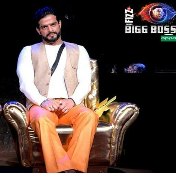 Arr8421's tweet photo. #KaranPatel #biggboss12 #BiggBossSet #BB12 @karan9198 @BiggBoss @colorstv #Hero #BestActor #KingOfTellywood #KpinBB #kpinbiggboss12house https://t.co/EM2TVCuQwF