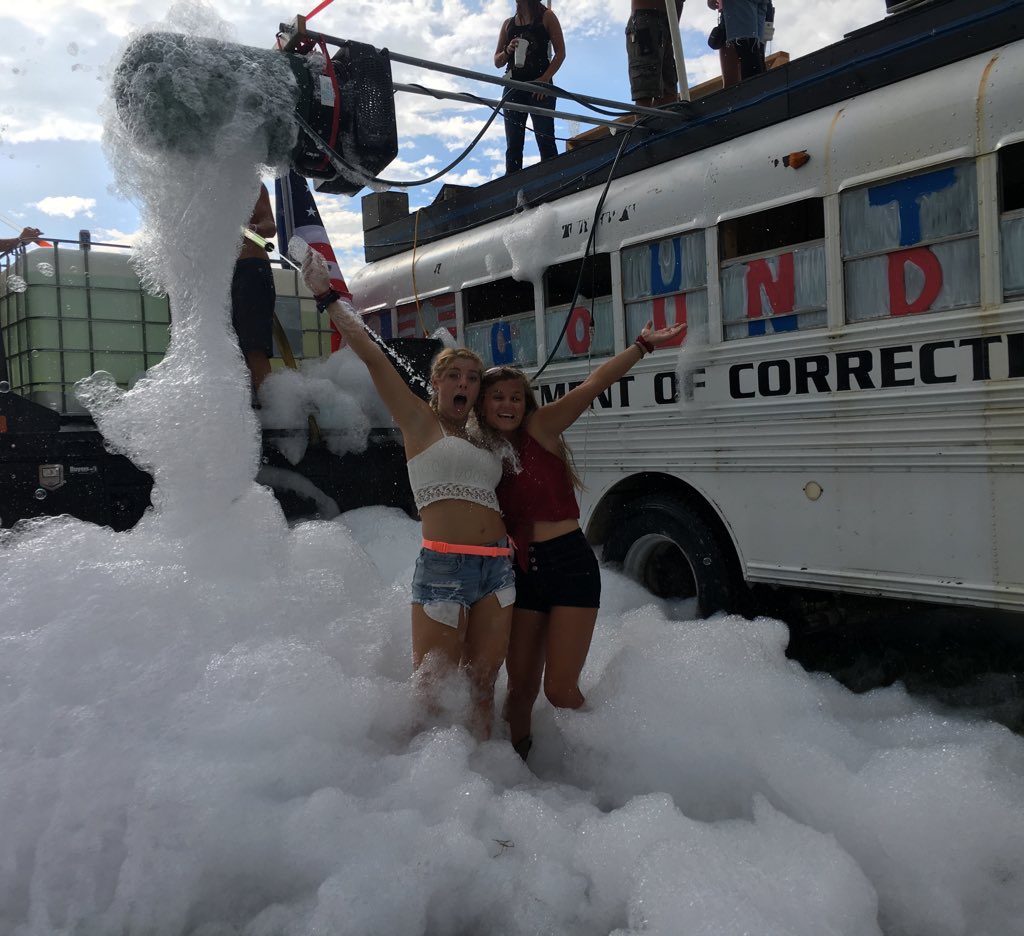 hannah_villont's tweet image. a special happy birthday to my sister from another mister&amp;amp; bff. I miss you sm especially on days like today &amp;amp;&amp;amp; cannot wait to see my crazy other half again!! have a great day sweet girl I wish I could be there to celebrate, happy 19th birthday I love you boo💕🎉😘 @asutherland18