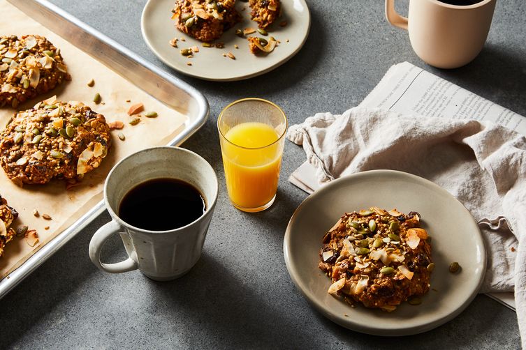 PureLiv's tweet photo. Greet the first day of fall w/ cookies for #breakfast! Whole Flour Breakfast Cookies via @Food52: https://t.co/wxoVGiCdrt #WholeGrainsMonth #WeekendBaking #recipe https://t.co/c9EdIhhL4M