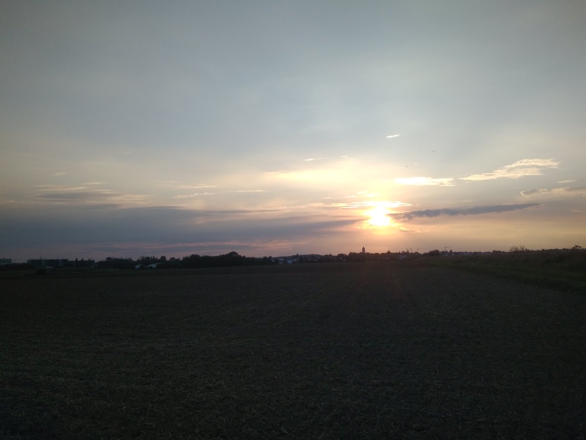 Arona1984's tweet photo. Abendspaziergang bei #Etting @Mein_Ingolstadt https://t.co/hCvqZsbKcj