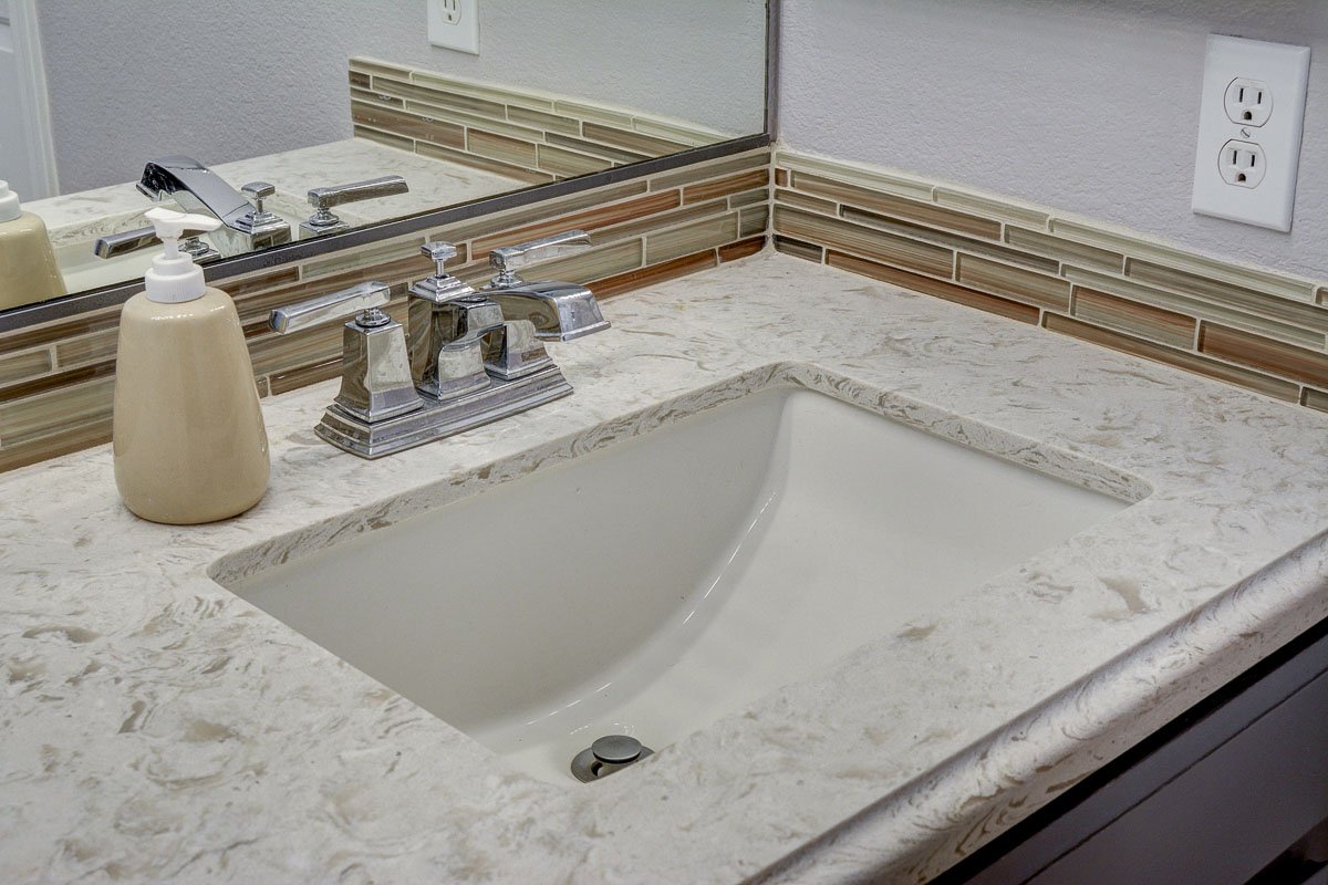 LVRemodel's tweet photo. Under mount sinks attach to the underside of the counter top. Because of this, there's no raised edge or lip on the top of the counter #LVRemodel #bathroomremodel #undermountsinks https://t.co/zUiHgEqynV