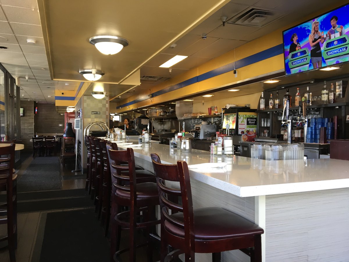 nigelsainsbury's tweet image. The #cgesinthefield team getting immersed in Americana and stocking up on calories ahead of student arrivals later today #fieldcoursefortnight