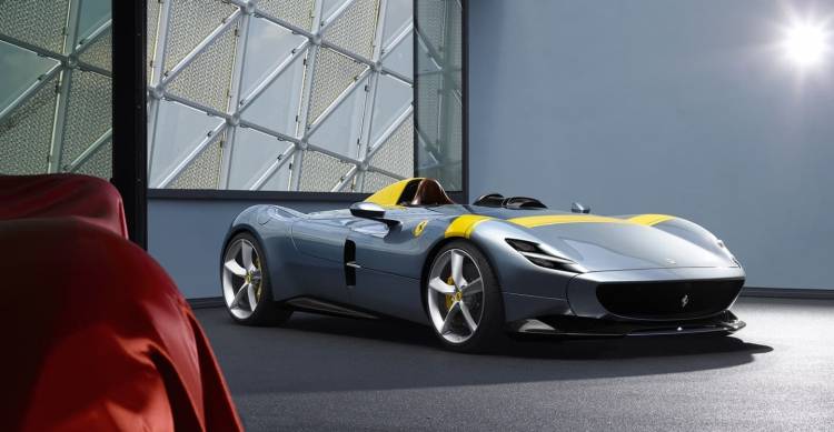 gataca73's tweet image. Estos son los #Ferrari Monza SP1 y Ferrari Monza SP2, dos ediciones muy especiales en carrocería mono y biplaza de los que se harán sólo 200 unidades. Su mecánica es del 812 Superfast con un V12 de 810 HP y caja de doble embrague y 7 relaciones. Costarán 2.5 millones de dólares.